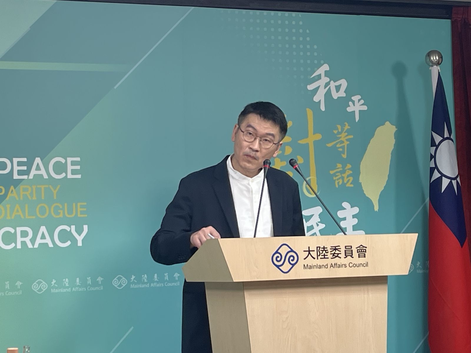 李貞秀失言被民眾黨開除黨籍!梁文傑笑回:我的黨籍可能早就不存在