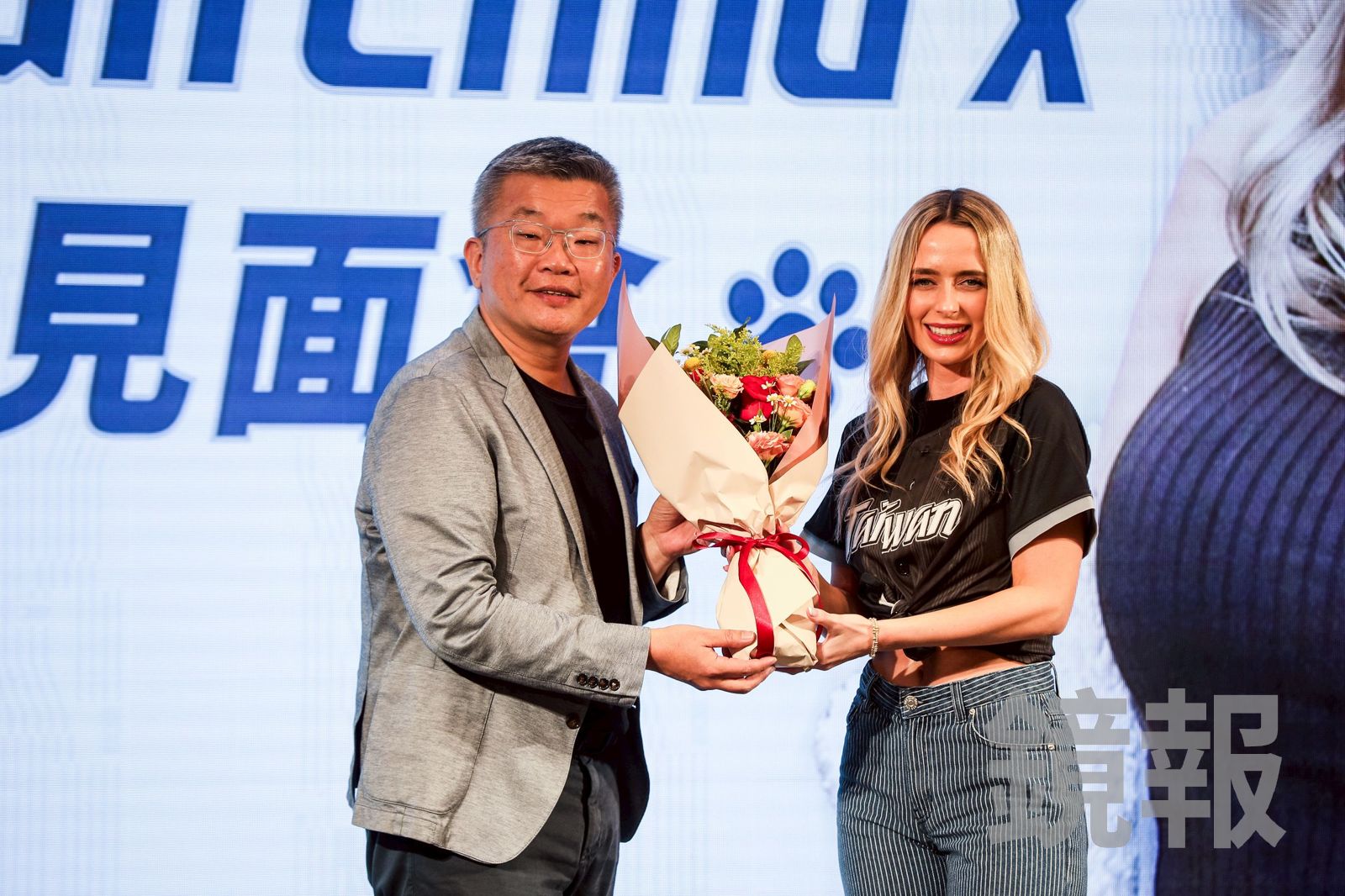 費嫂與歐告相見歡！蔡其昌曝邀費仔全家訪台　球迷有望近距離互動