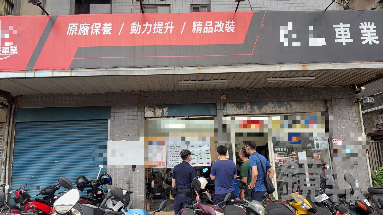 警方前往車行查緝。警方提供