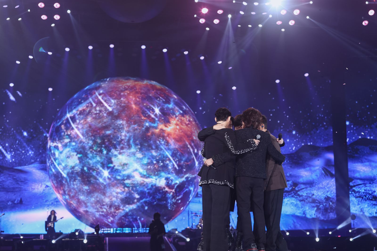F4在五月天大巨蛋演唱會上合體。相信音樂提供