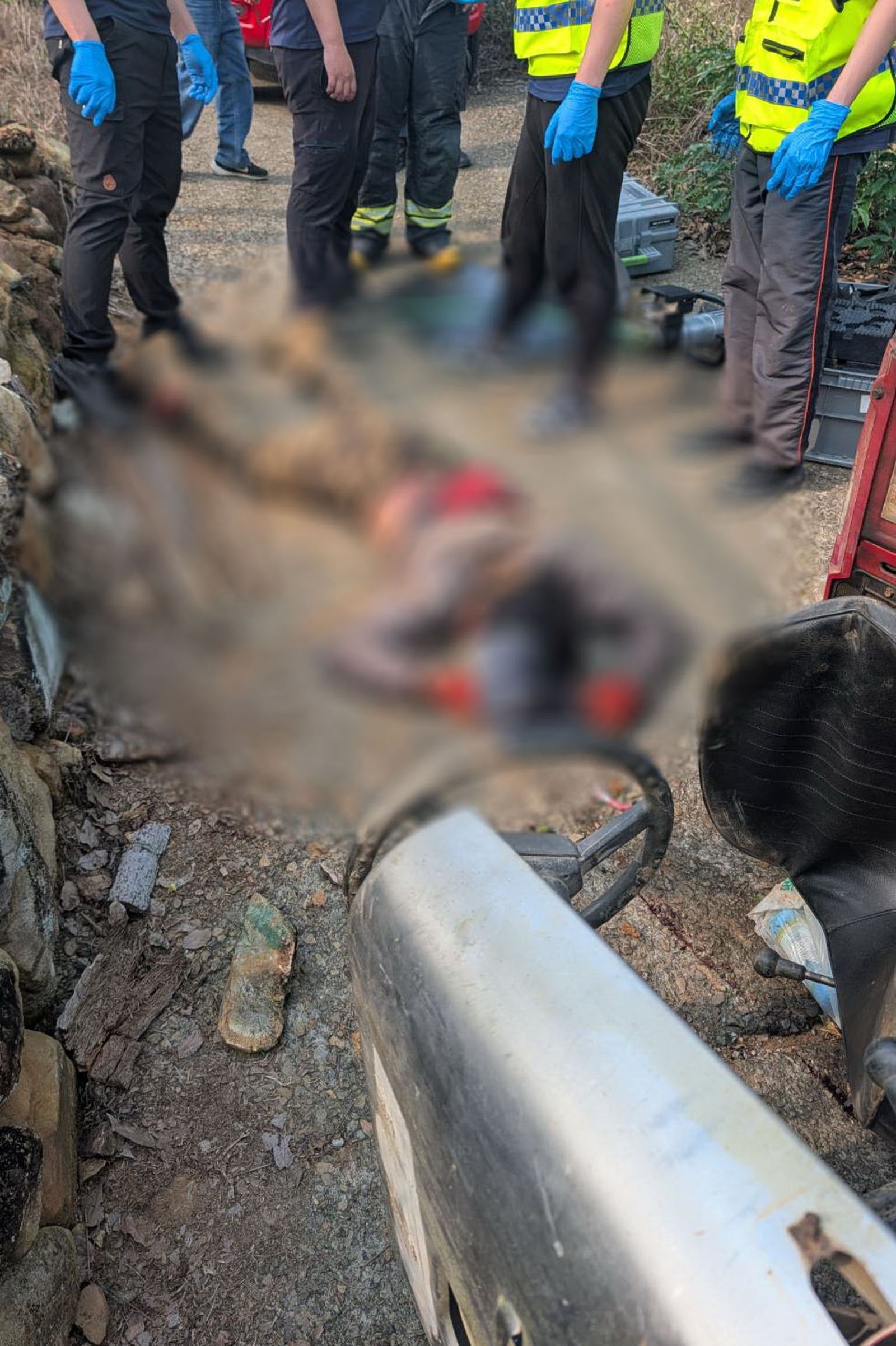 外籍男移工魂斷異鄉,警方封鎖現場調查事故原因。民眾提供