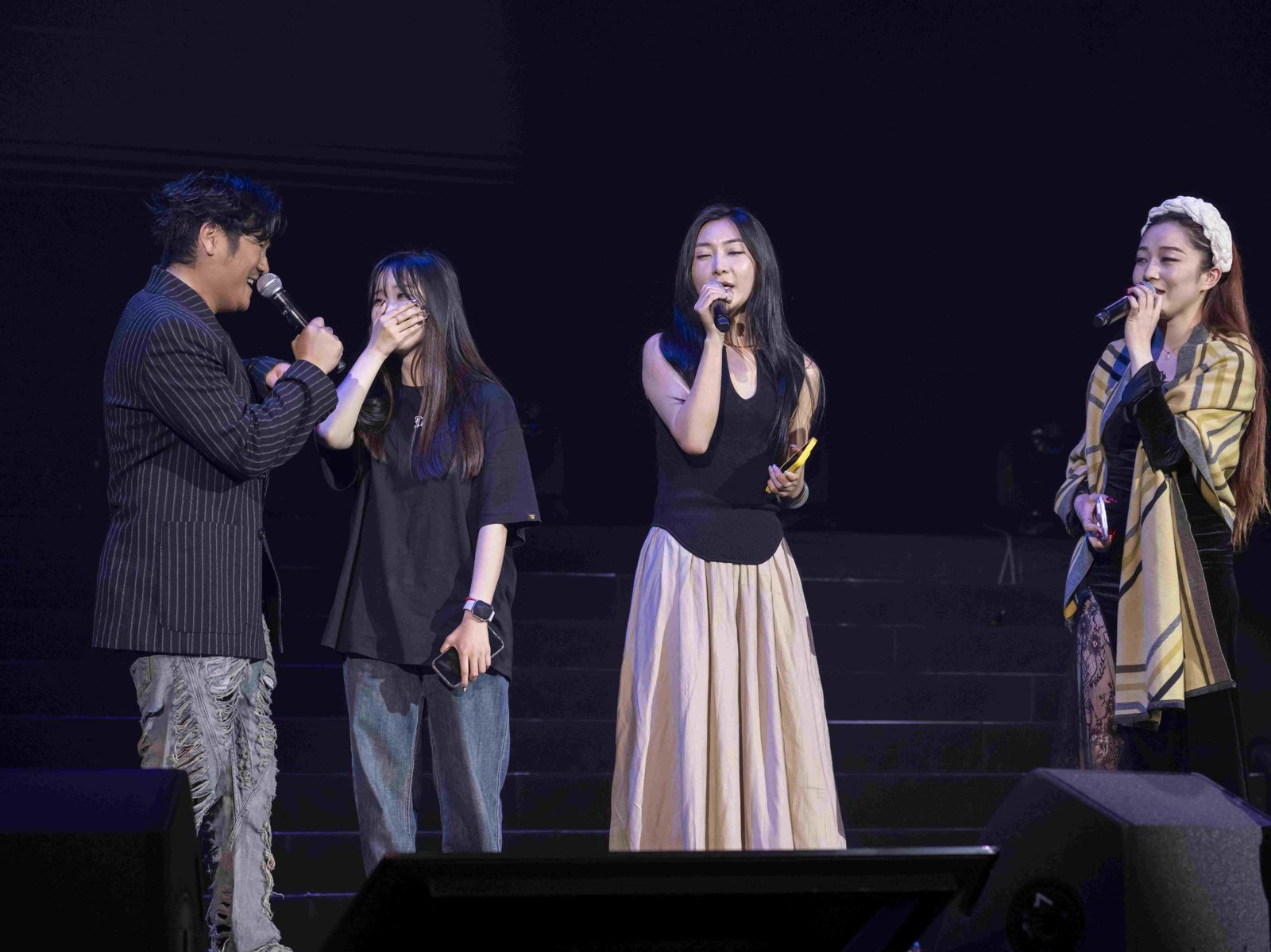 曹格邀歌迷上台互動。滾石唱片提供