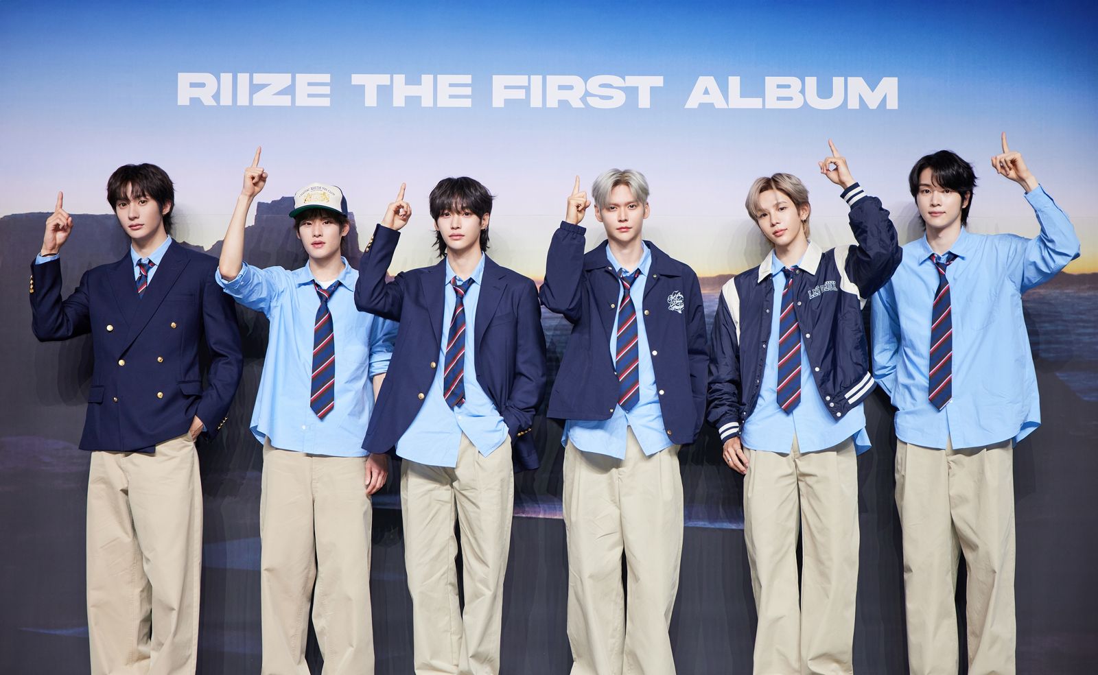 RIIZE主打歌〈Fly Up〉是首融合1950年代搖滾風格的舞曲。SM Entertainment提供