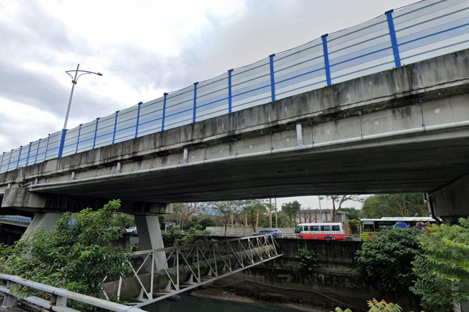 他見新生高架橋下「超大裂縫」嚇壞 北市工務局解答!真相曝光