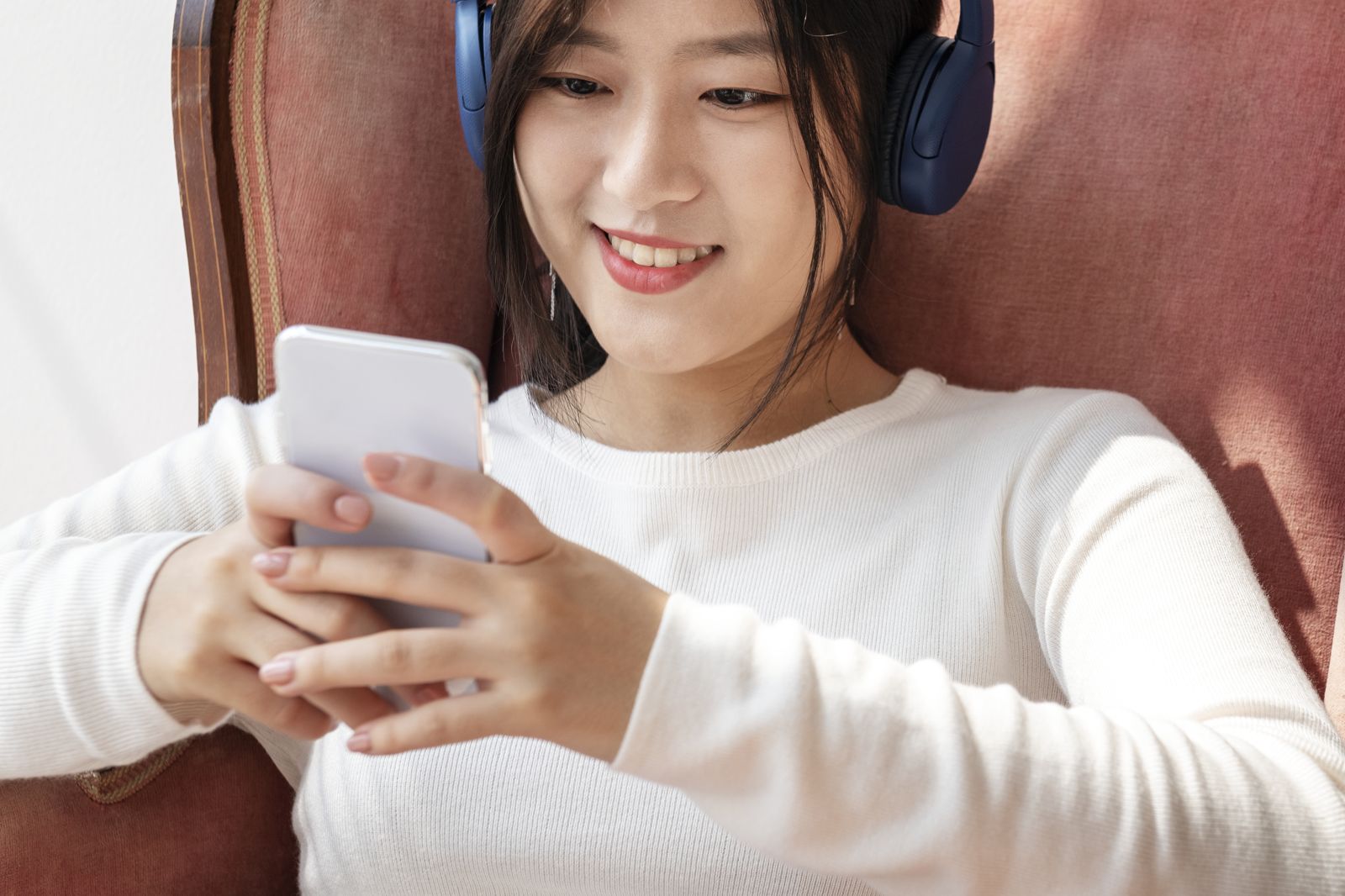 年輕女助理半夜向老公「借感情」　網見曖昧對話怒了：真的很綠茶