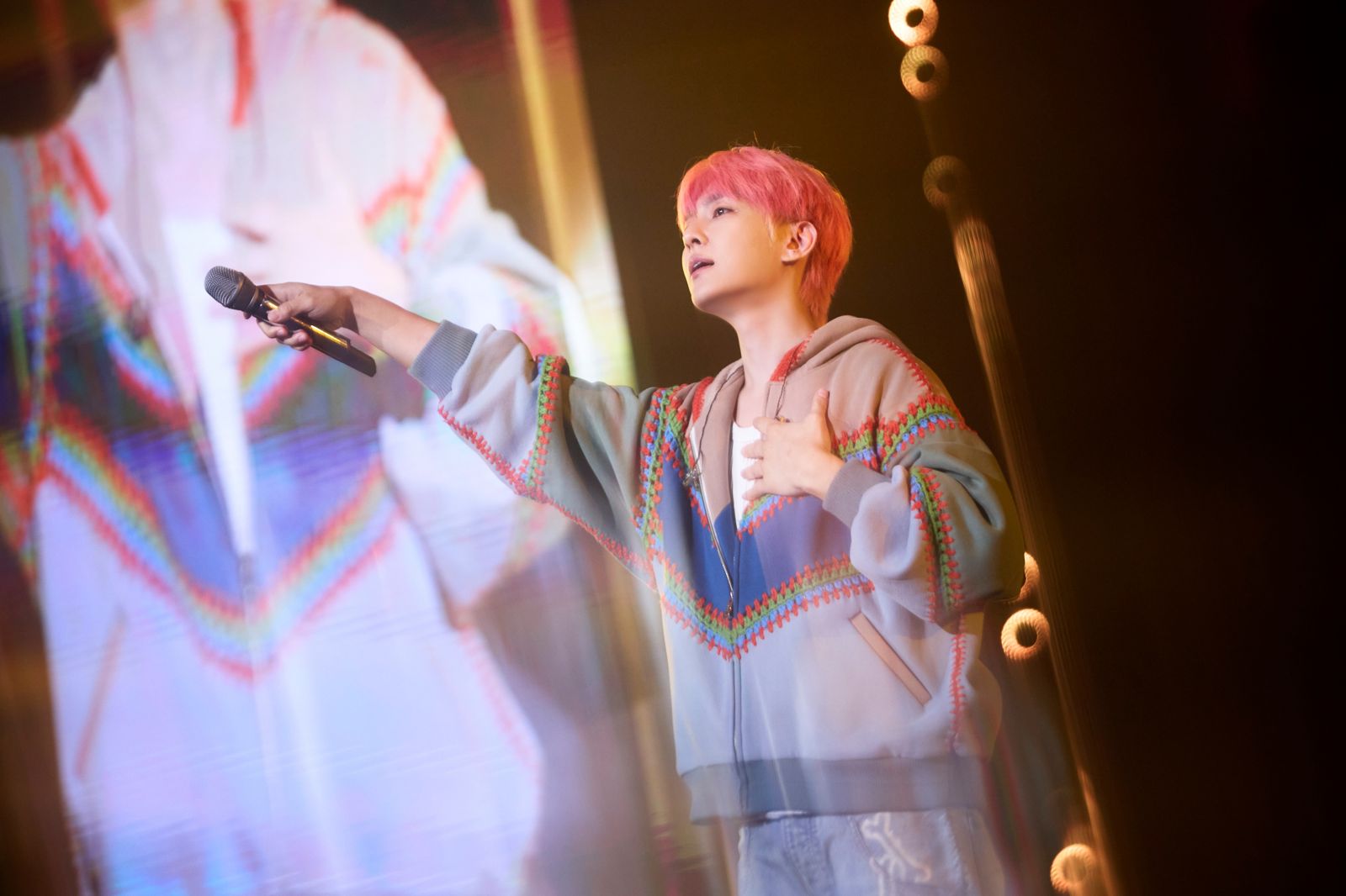 炎亞綸自爆是伍佰的弟弟！「生命中最重要2個女人」現身見證