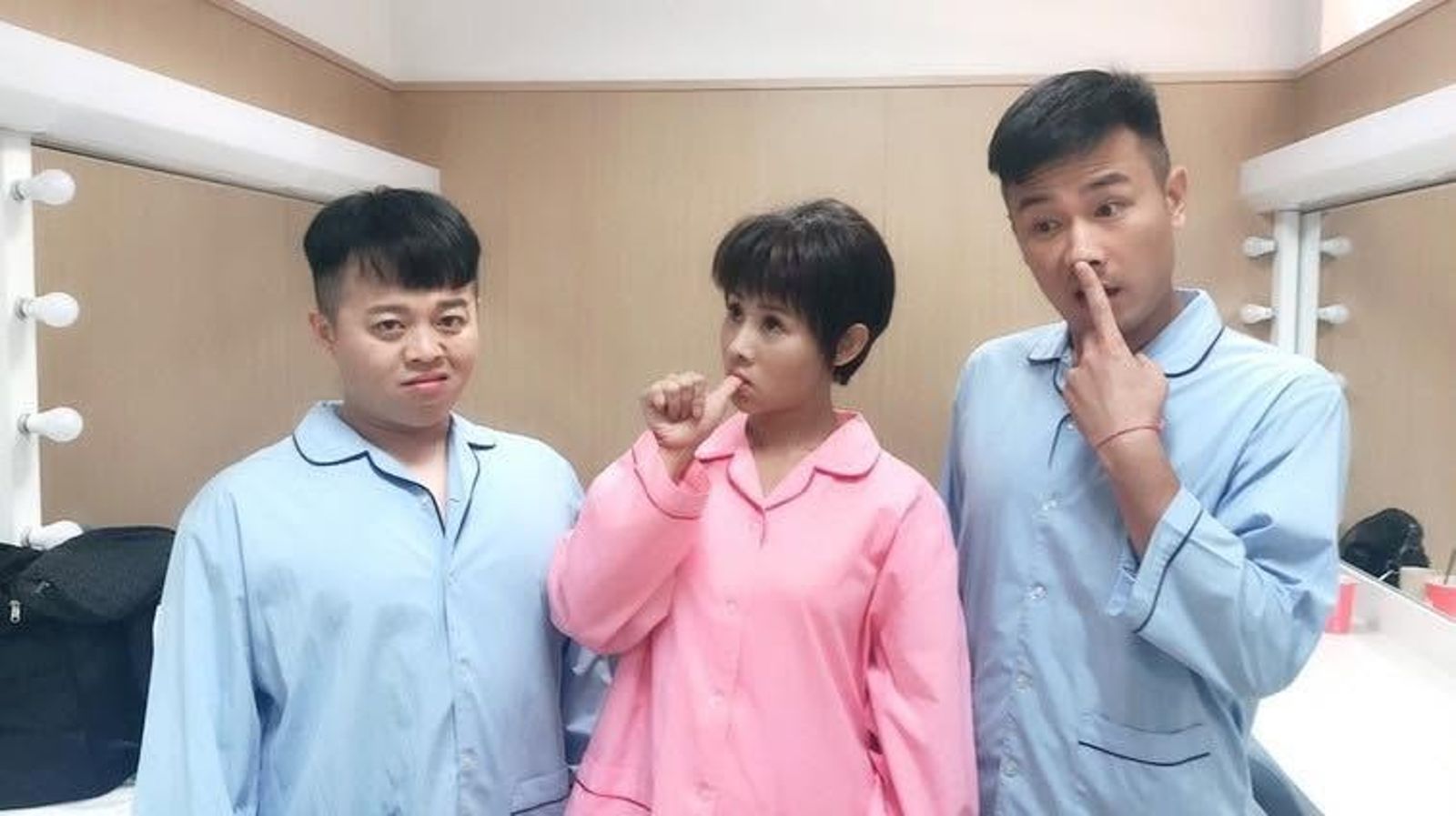 傅子純(右起)與兵家綺交情深厚。翻攝兵家綺臉書