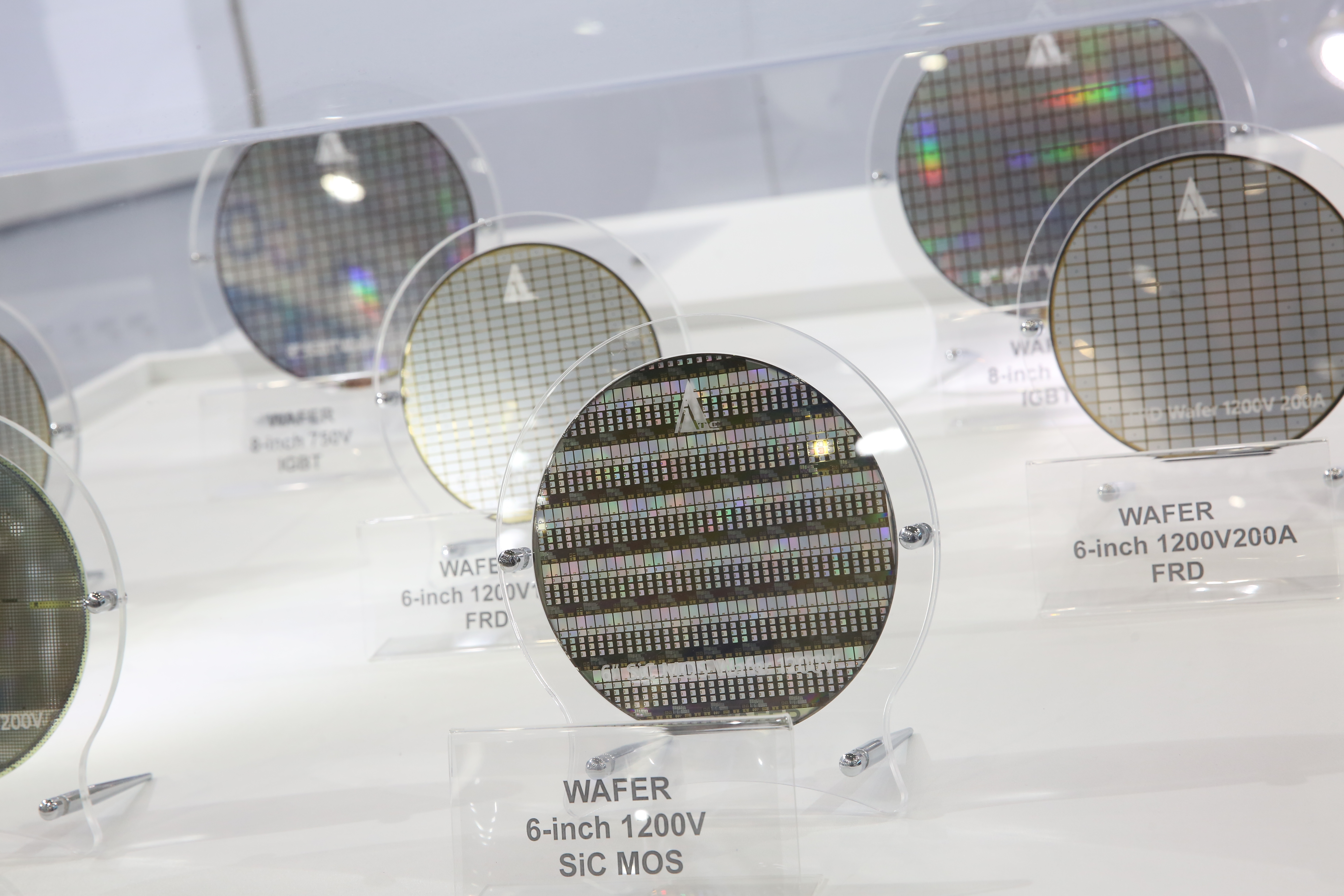 電動車滲透率提升帶旺車用半導體　TrendForce：2029年規模近千億美元