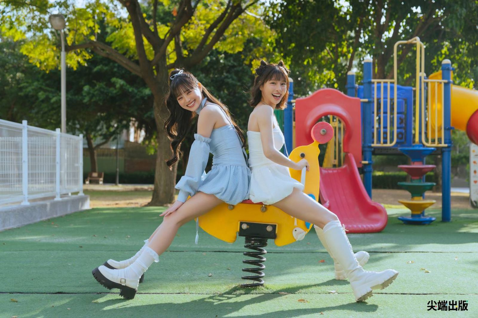 邊荷律首推寫真「害怕到想放棄」!峮峮一通電話暖喊「這句話」竟是促成關鍵