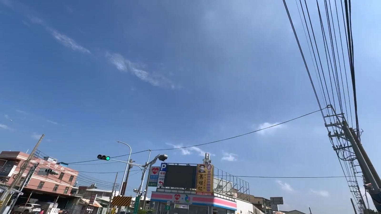 警方在清泉崗機場附近巡邏,未發現操控無人機的可疑人士。圖/民眾提供