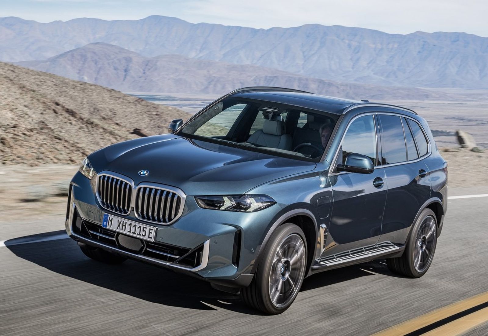 連有錢人也觀望,雙B銷售直直落。圖/BMW