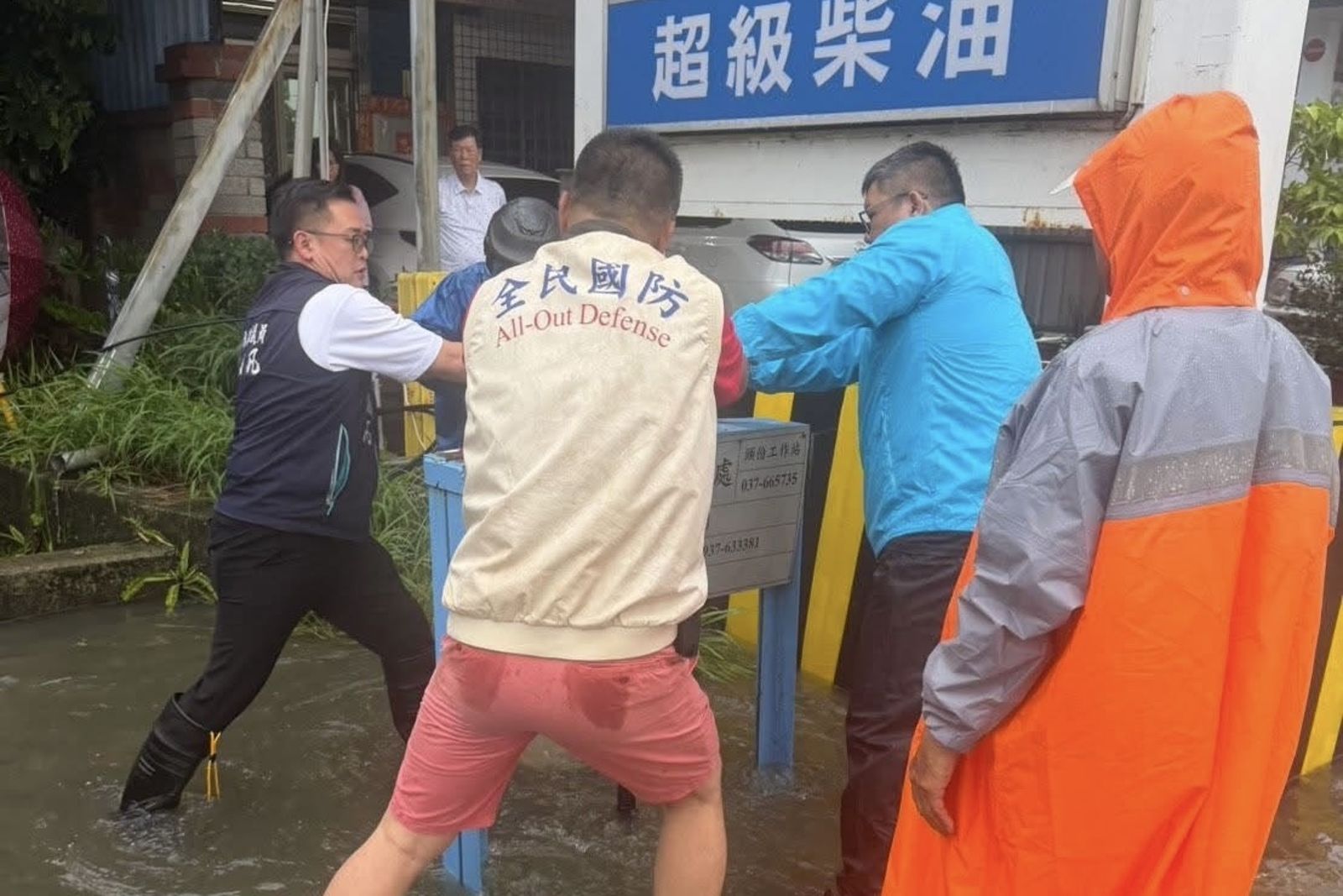 涉水救災引熱議 徐功凡:讓居民生活回到正常最重要