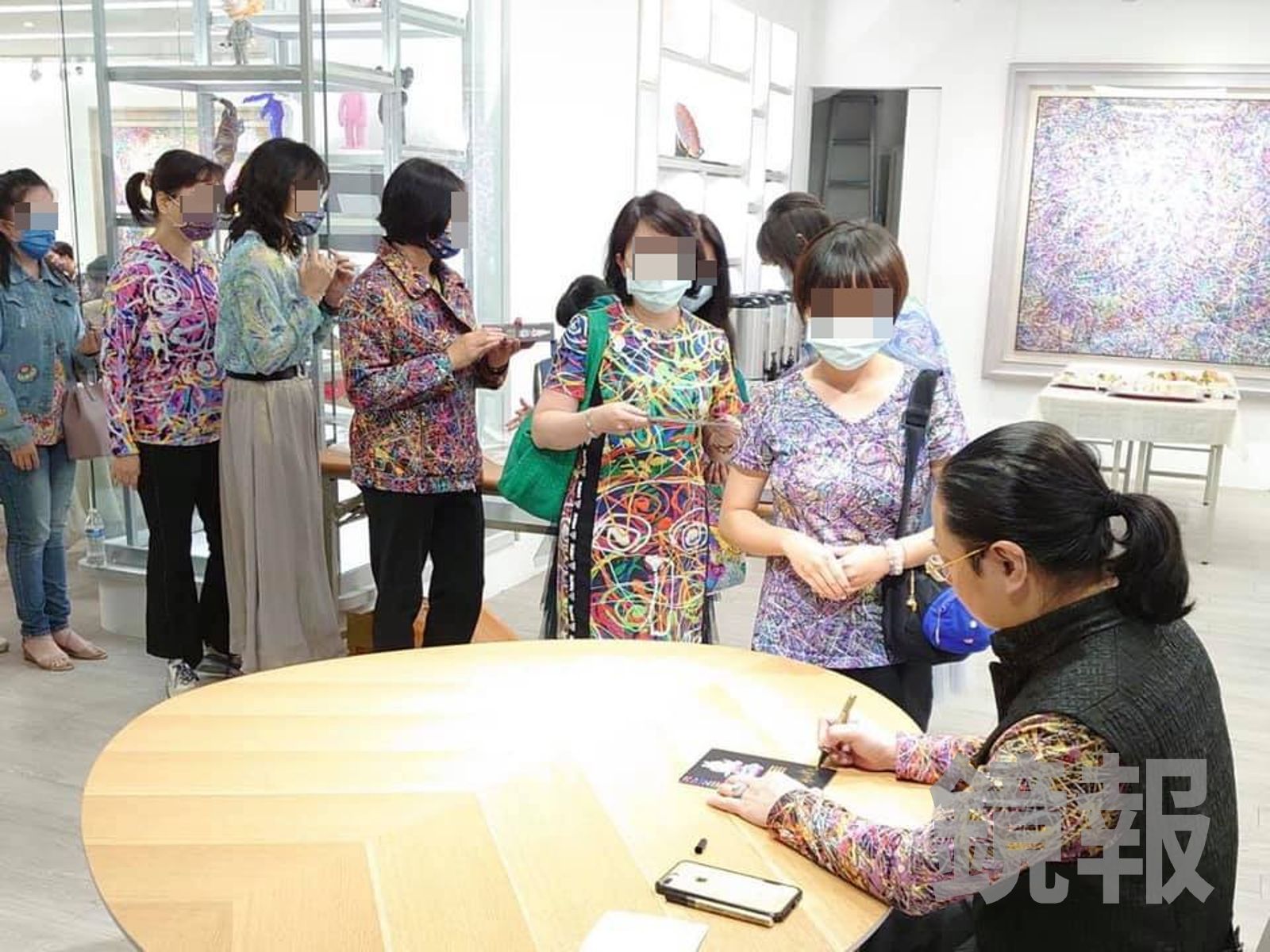 揭密彌勒皇教/詛咒內幕曝「叛教者永墮惡鬼道」 點燈25萬買聖畫千萬!教主成佛界點鈔機