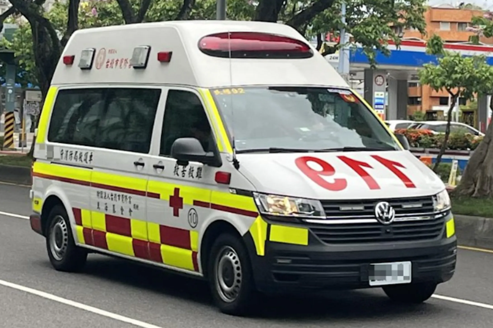 高雄明星國小驚傳墜樓!自然師「休假返校」傷重身亡 多名學童目睹嚇壞
