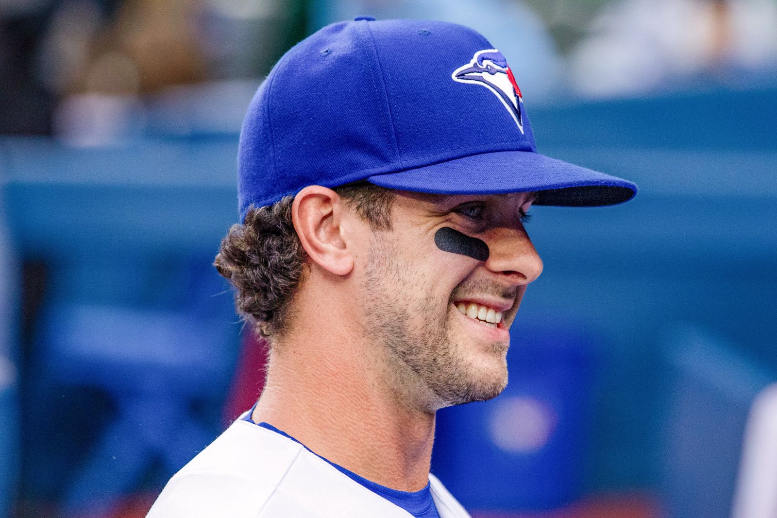 里程悲!藍鳥內野手破季後賽安打紀錄仍吞敗 哭著說:「我的紀錄不重要」