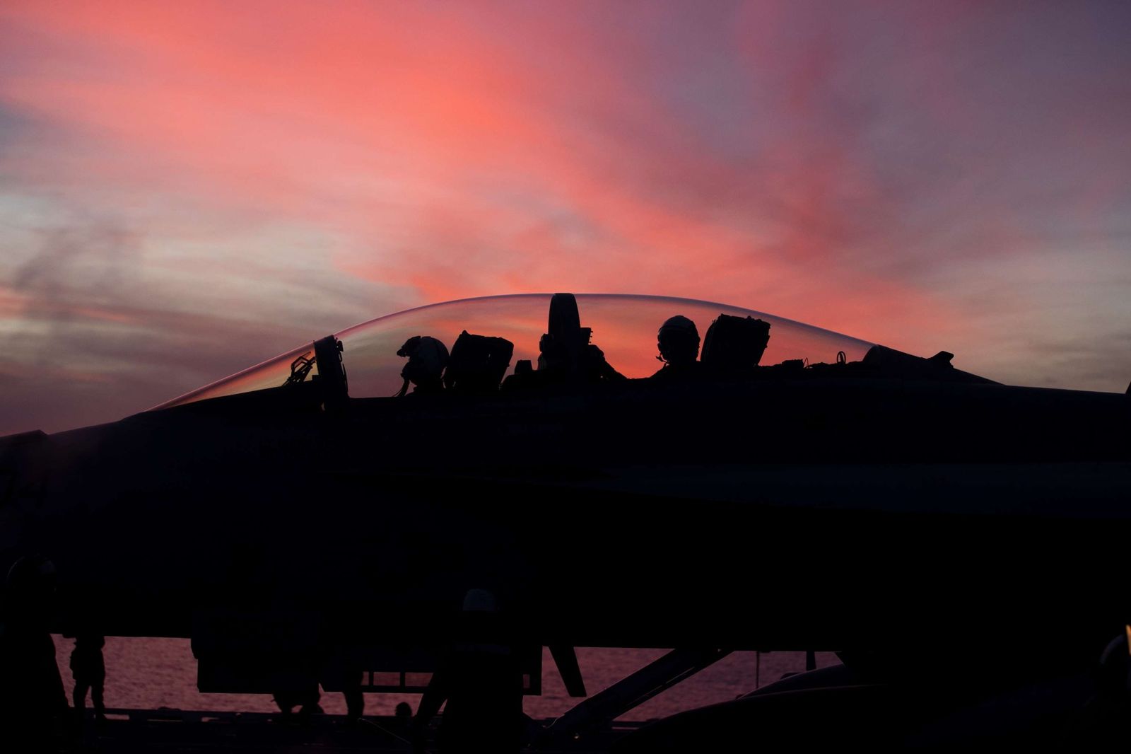 美軍的部署迫使中國面對第一島鏈「北中南/日台菲」三面夾擊的態勢。圖片摘自第七艦隊臉書