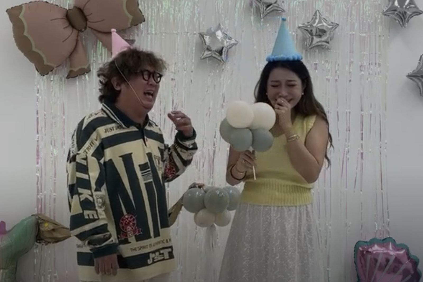 納豆、依依揭曉寶寶性別　戳氣球前「又哭又笑」倒數數不完