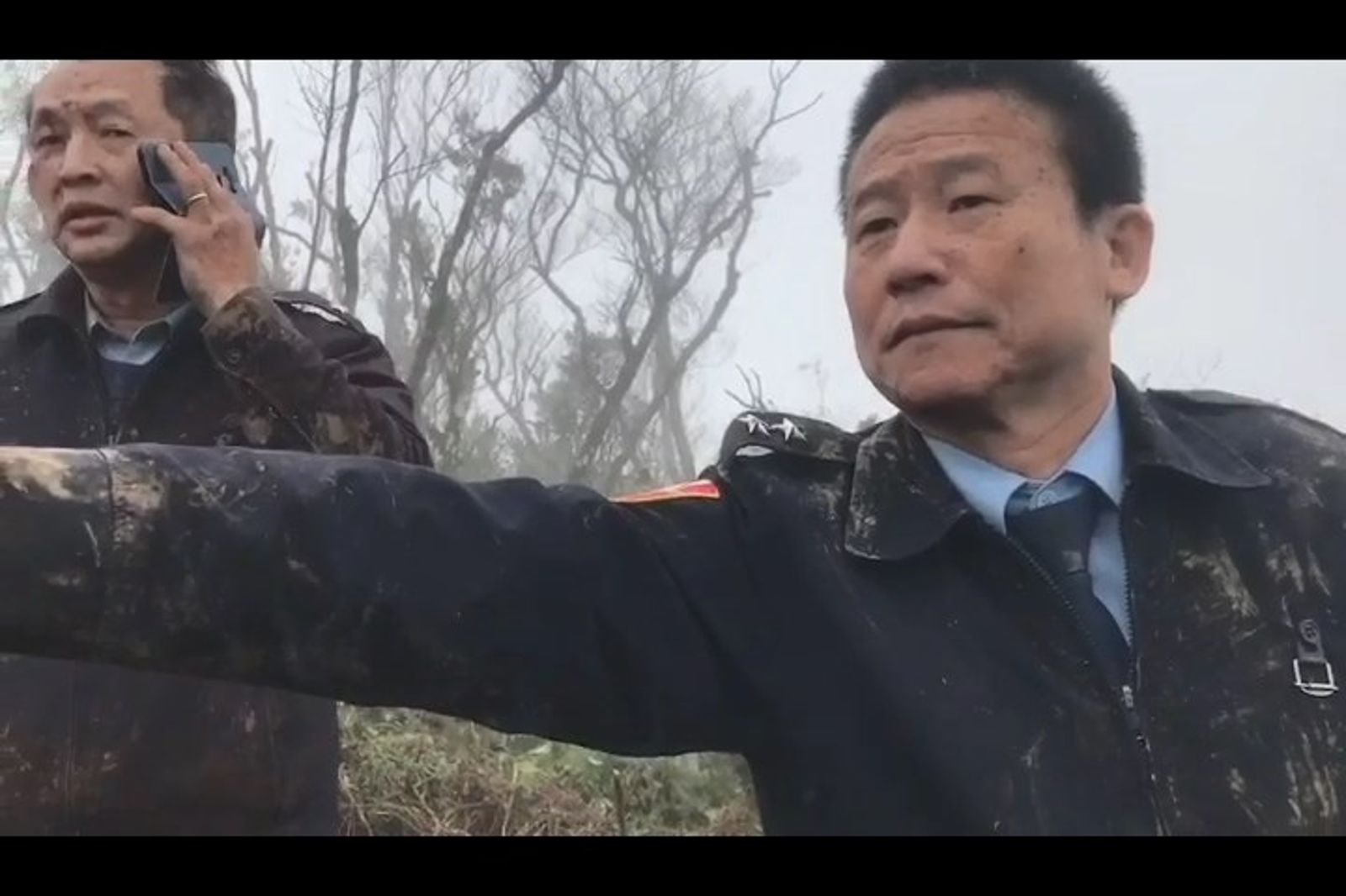 2020年1月2日發生參謀總長黑鷹座機墜毀,曹進平中將不但奇蹟生還,還冷靜英勇指揮救難。圖/翻攝畫面