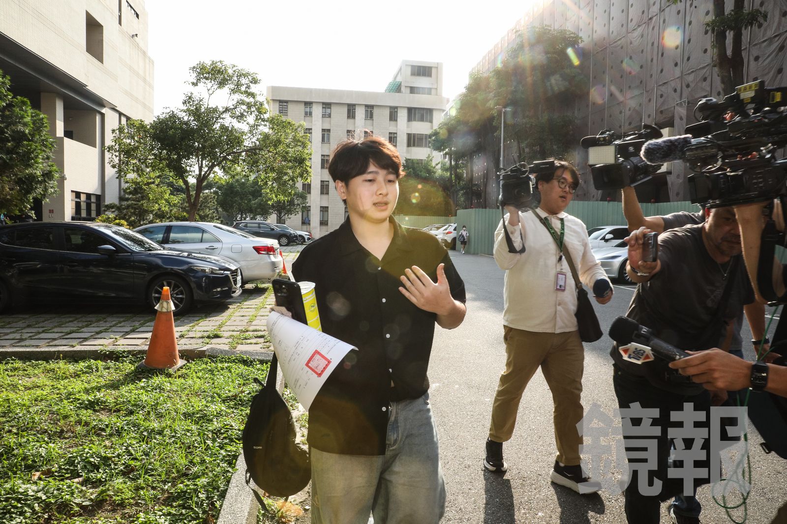 綽號「佑子」的江姓攝影師2萬交保。攝影鄒保祥