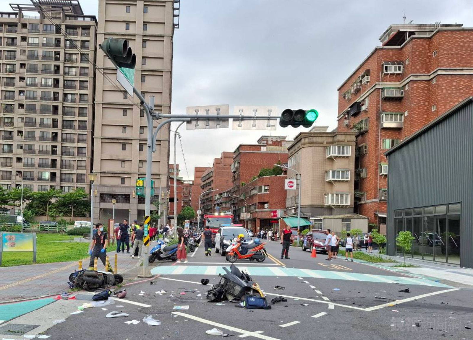 車禍現場令人觸目驚心。消防局提供