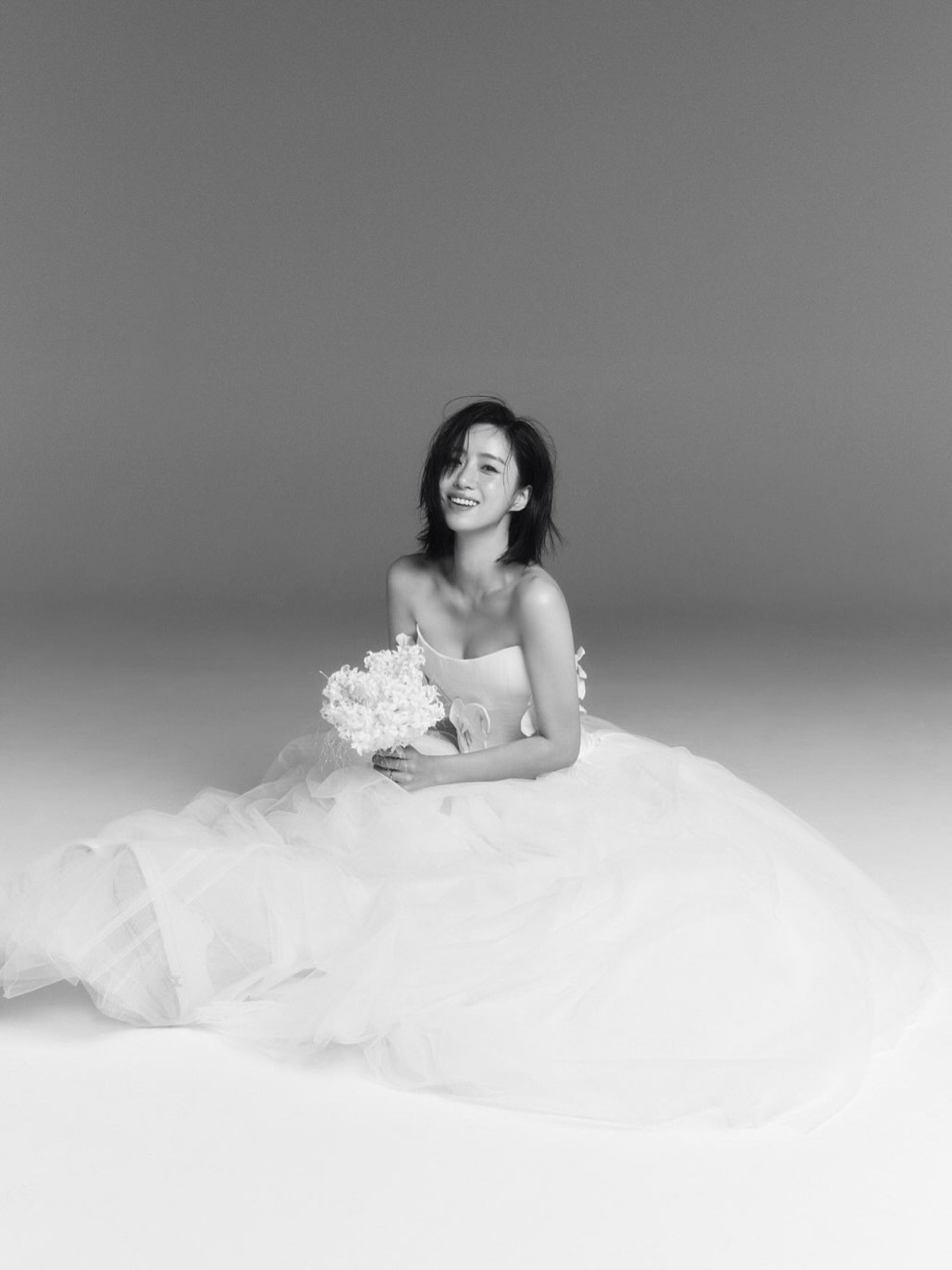 咸𤨒晶的婚紗照獲網友大讚。翻攝IG@eunjung.hahm