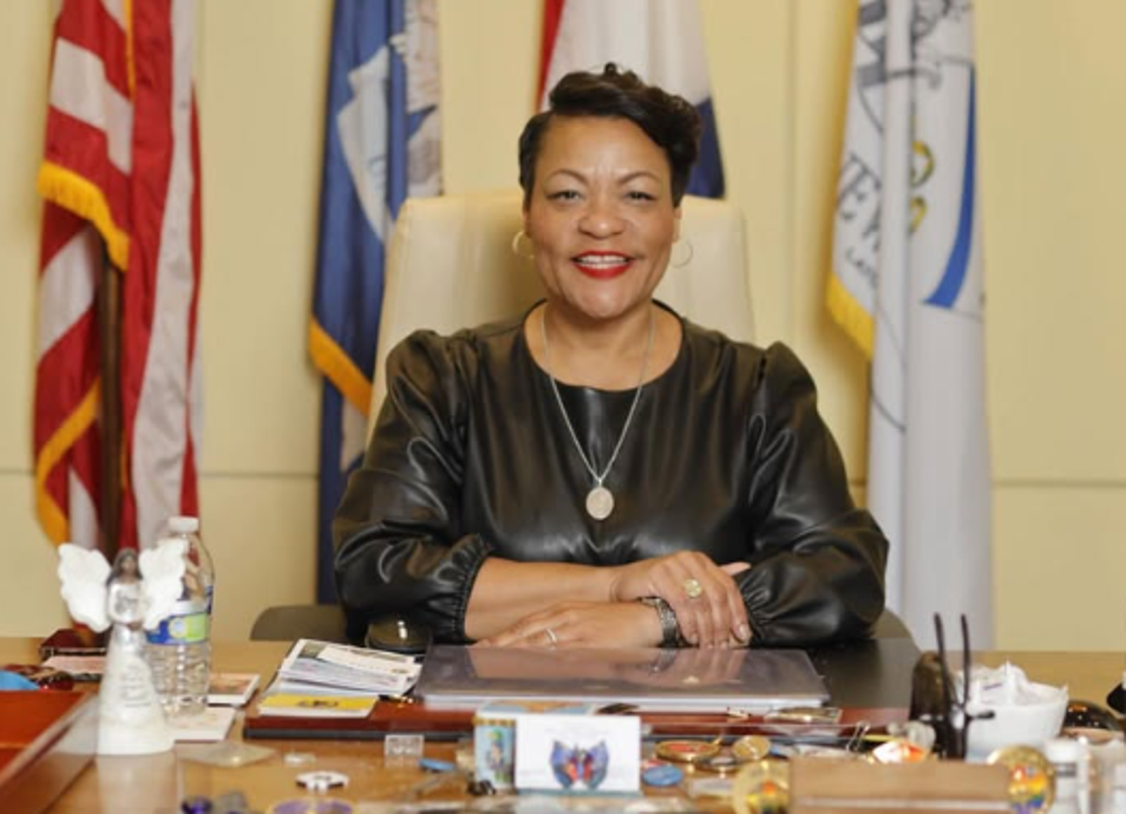 女市長偷吃隨扈!花210萬公費談戀愛遭訴18項重罪 肉麻對話曝光