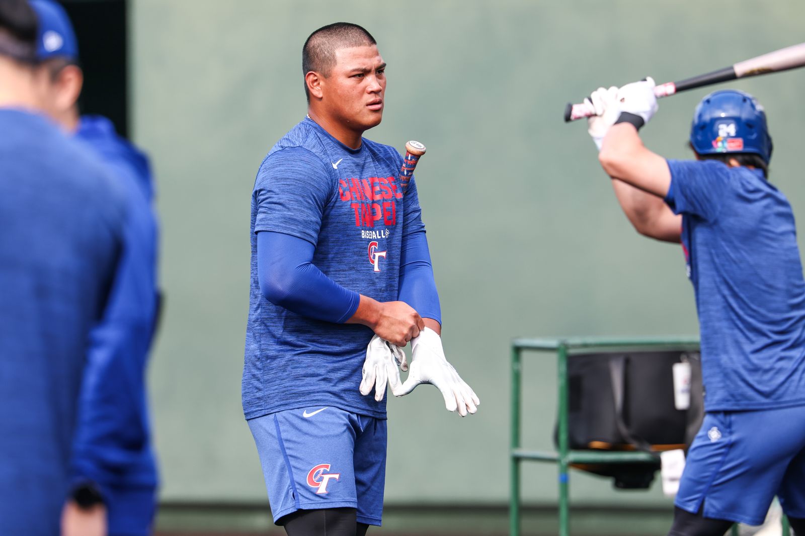 「怪力男」李灝宇首轟出爐!棒打紅人火球男 反方向硬扛157公里火球