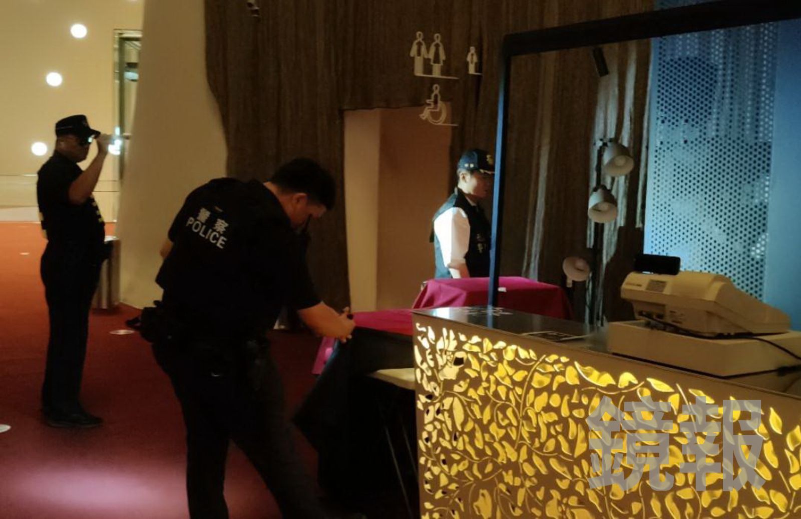 台中國家歌劇院遇炸彈威脅,警方展開地毯式調查。民眾提供