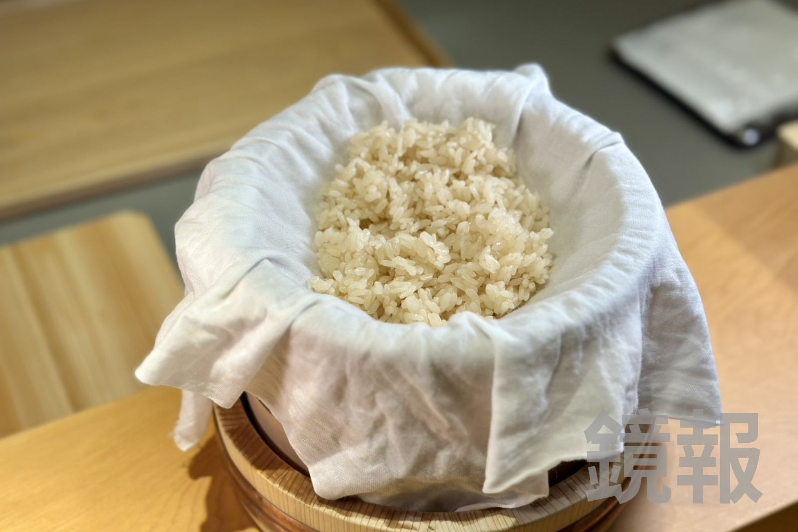 醋飯混用新潟越光米與秋田小町米,再拌入3種醋,酸香回甘。