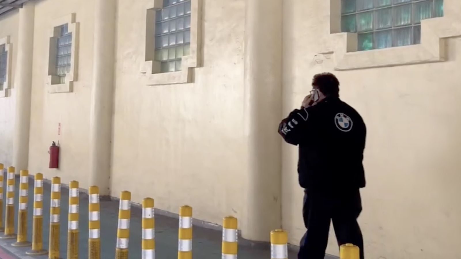 落寞背影...16歲少女葬身火海父忍痛相驗 　在校任副班長人緣好師生不捨