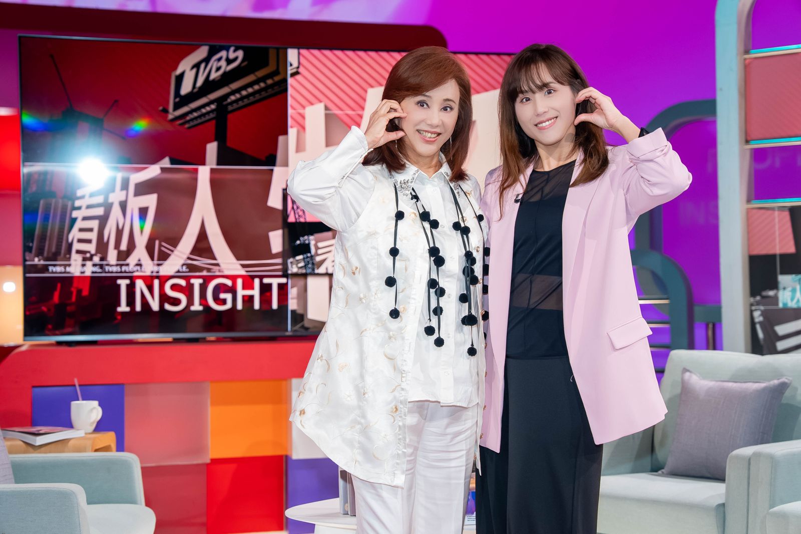 《TVBS看板人物》日前邀請到孫翠鳳及其女兒陳昭賢,一同接受主持人方念華專訪。TVBS提供