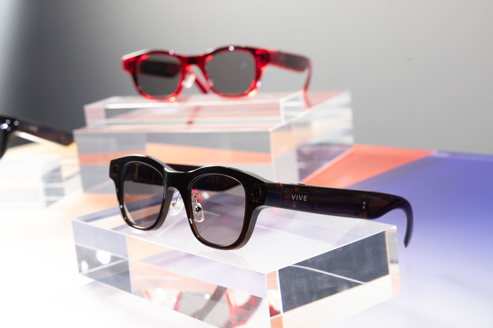 宏達電AI智慧眼鏡Vive Eagle很給力 9月營收回升13% 惟銷量恐與「五位數字」目標有距離