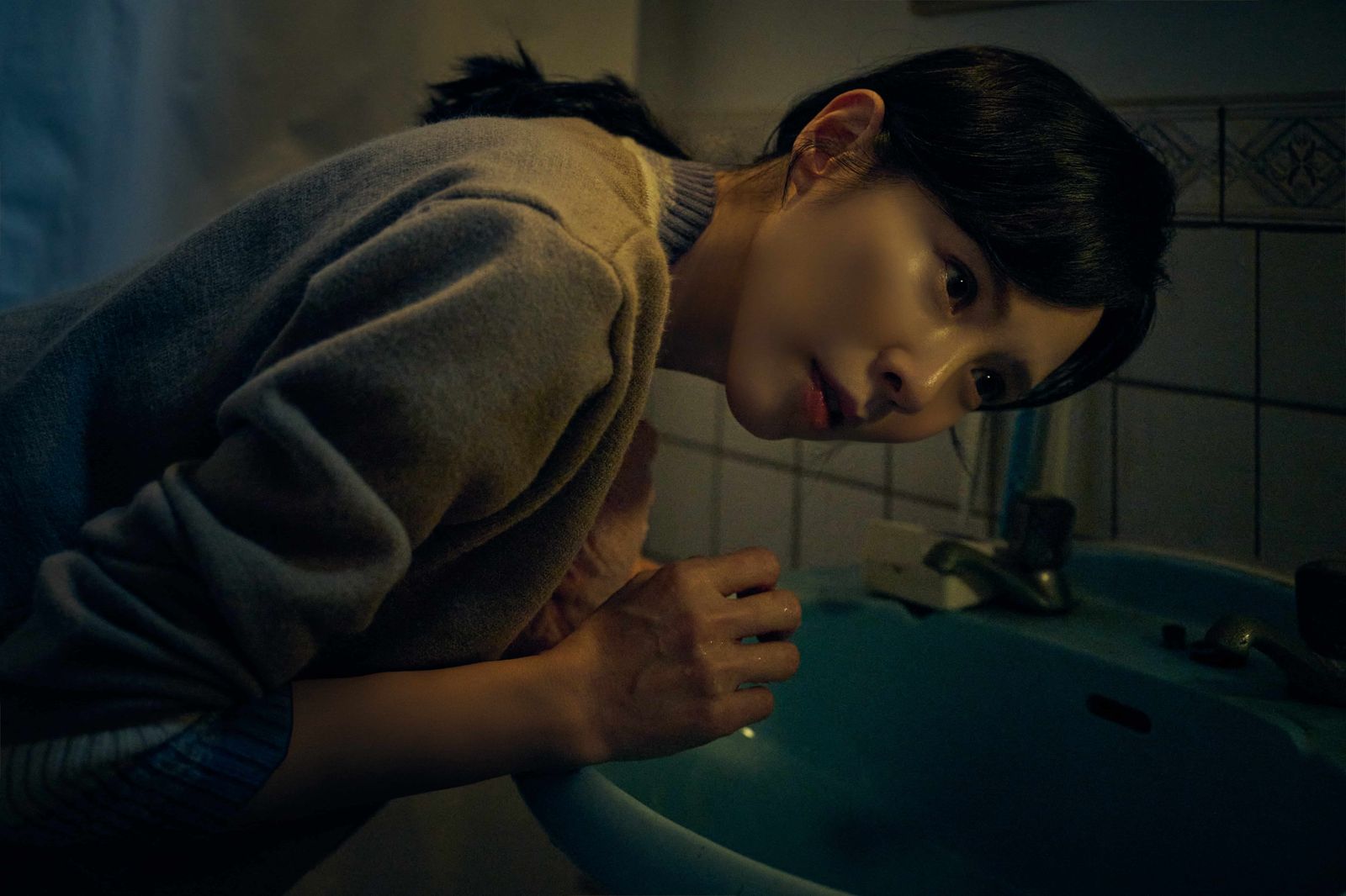 天心挑戰面目全非！超市停車場實測尖叫　被攝影師尪「這招」嚇哭 