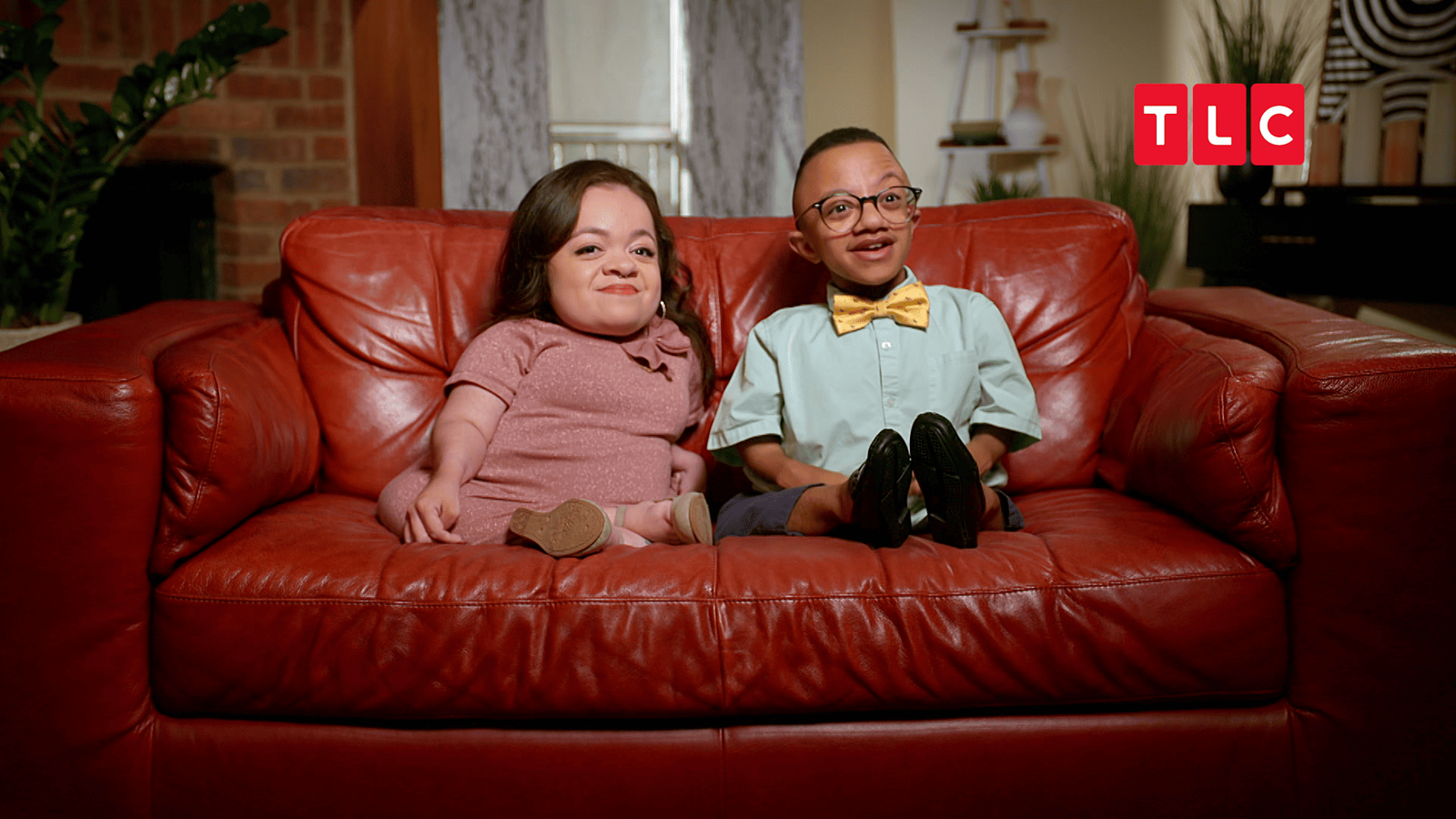 累計骨折超過400次　《杰與潘蜜拉》記錄玻璃娃娃追愛過程