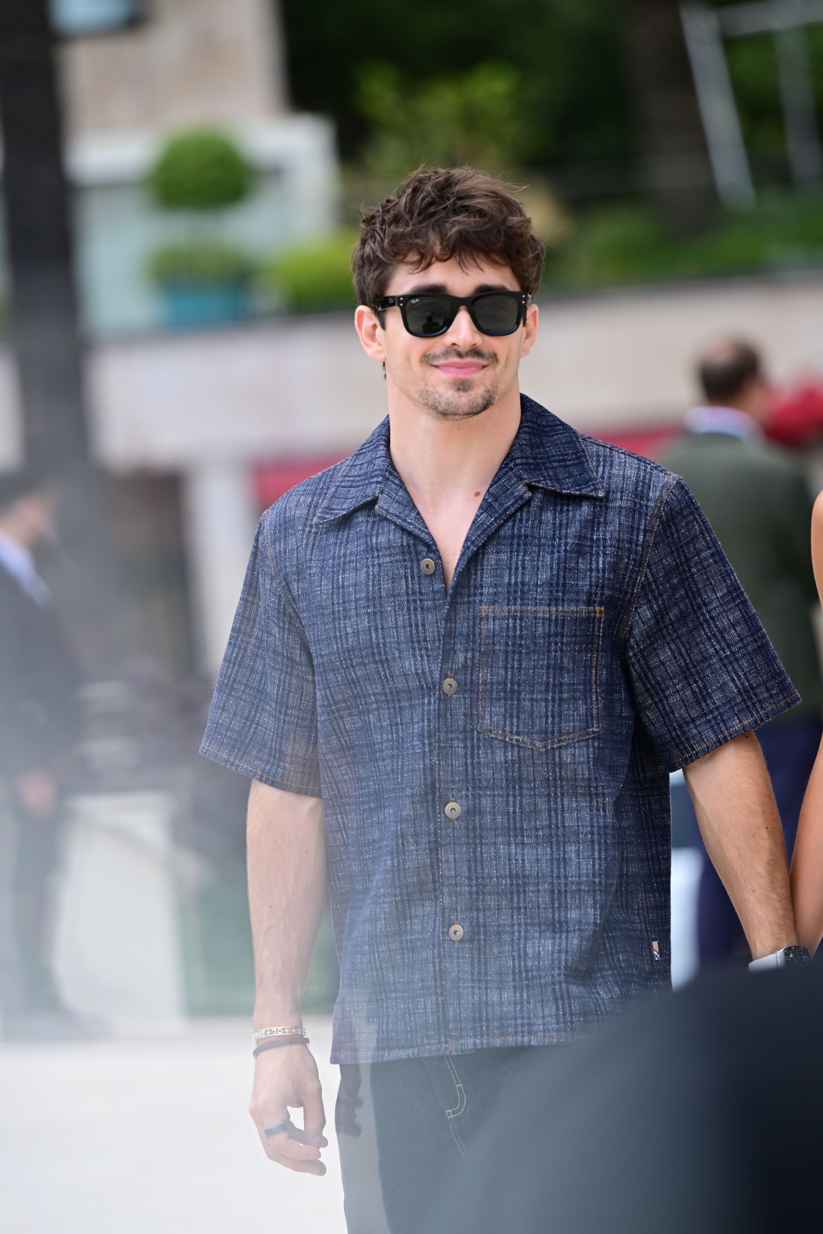 法拉利車隊中被稱為「最帥車手」的查爾斯・勒克萊爾（AnthonyGhnassia）也現身《F1電影》中。©AnthonyGhnassia，華納兄弟提供