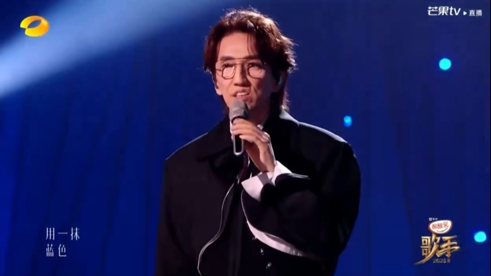 林志炫為了延續歌唱生涯,多年前開刀一度命危。翻攝湖南衛視微博