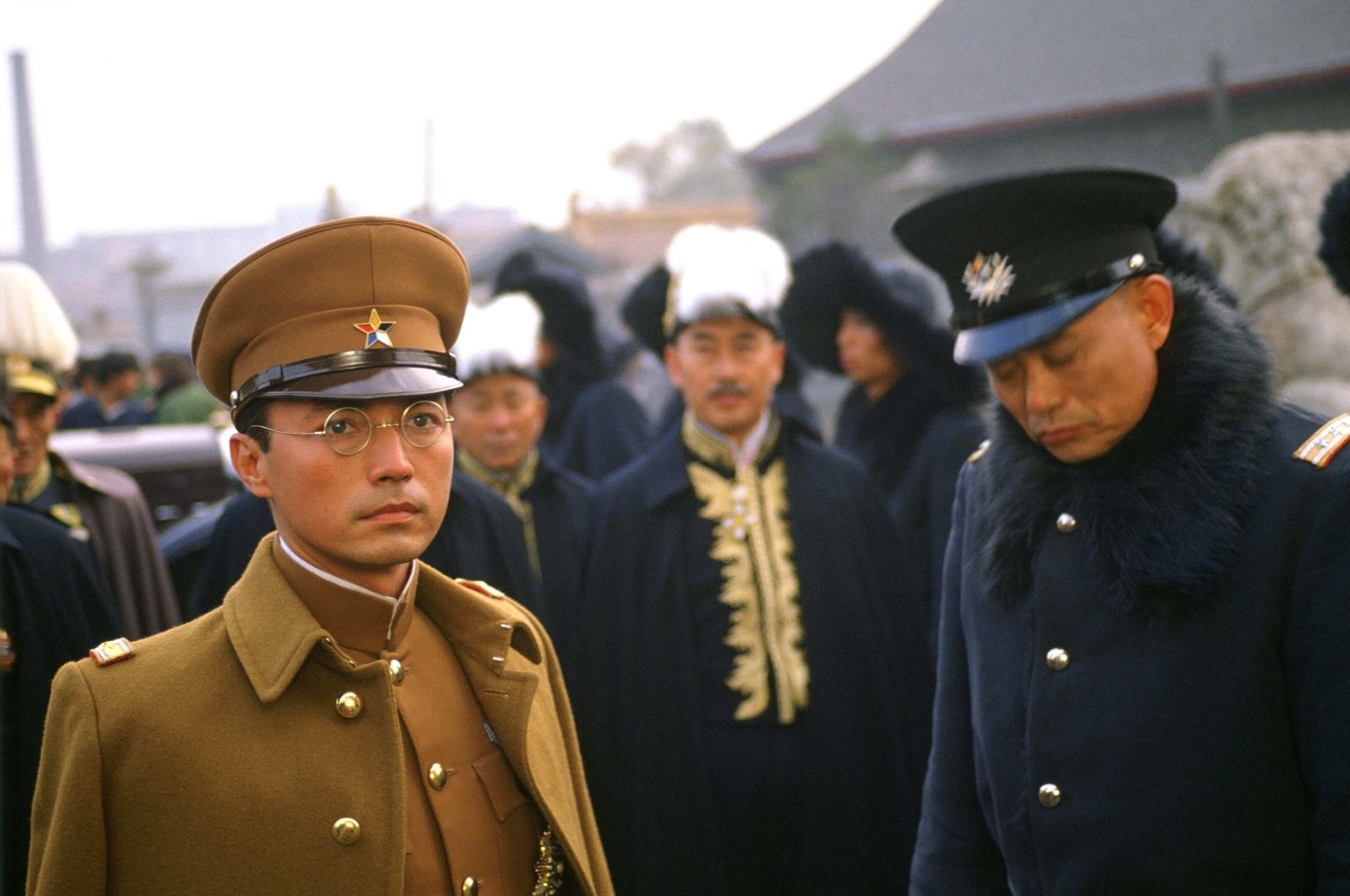 國際男神被起底!尊龍在台宣傳「菜市場本名」曝光 聞天祥解密:名導也曾客串禁衛軍