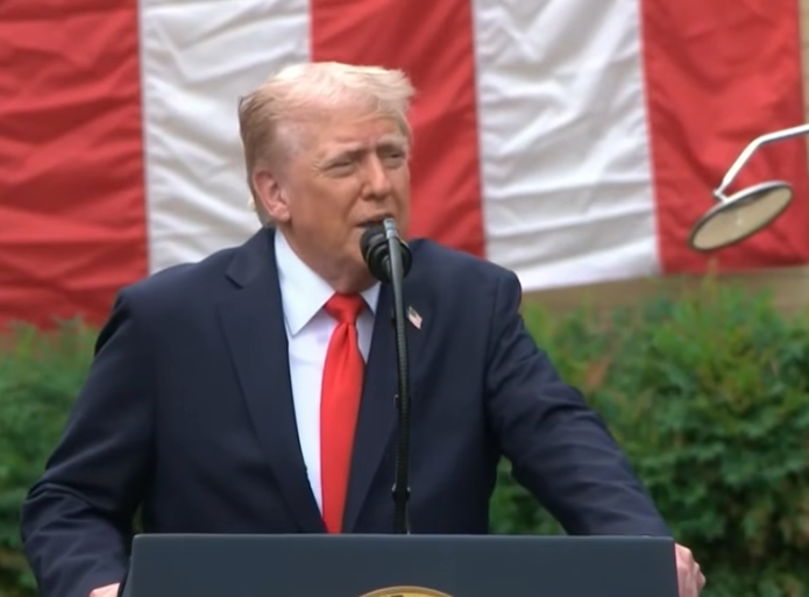 川普與習近平通話並未提及台灣。示意圖/翻攝自FB/The White House