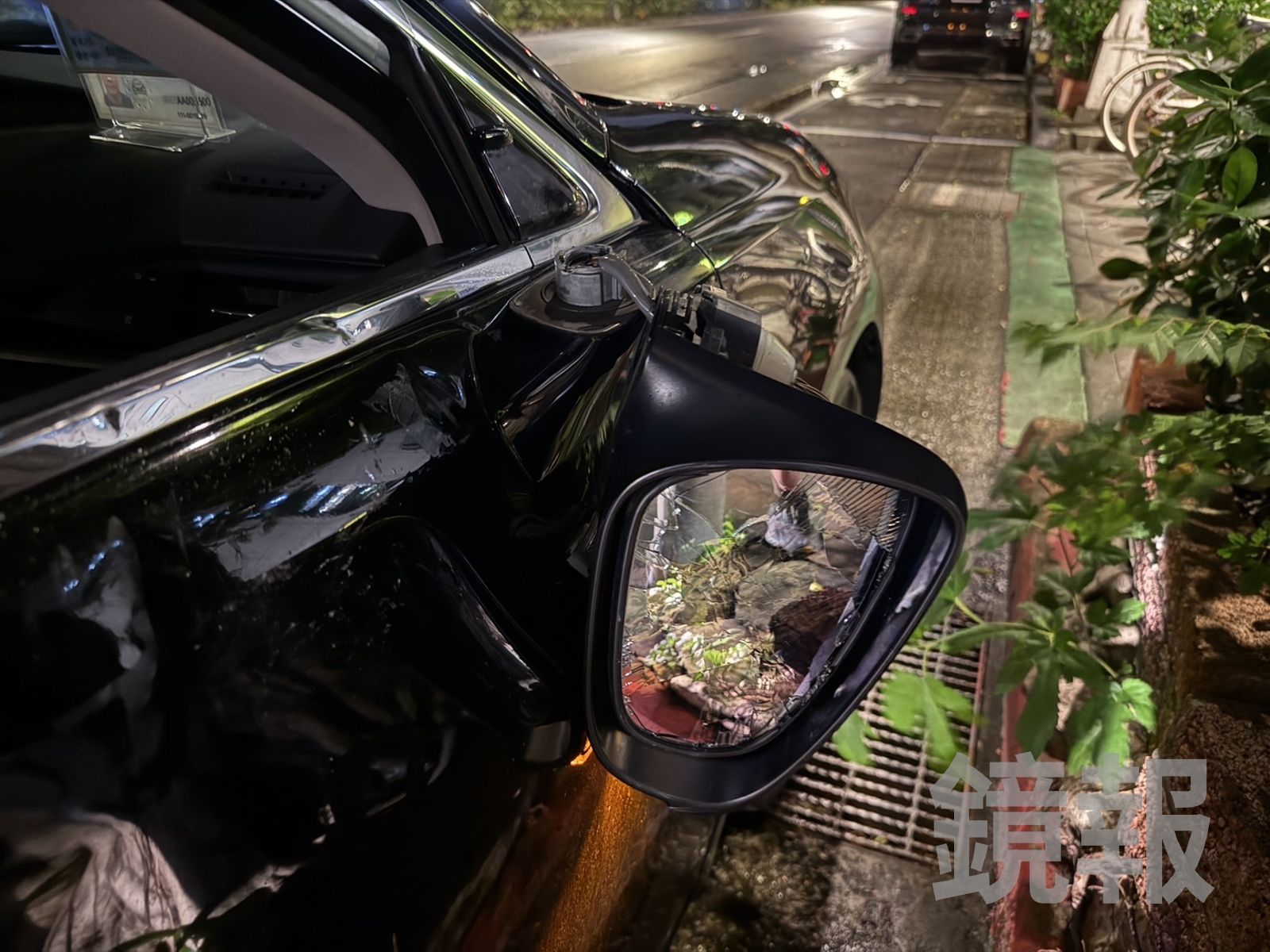 女童擦撞好應聲倒地,所幸送醫後無生命危險。翻攝畫面