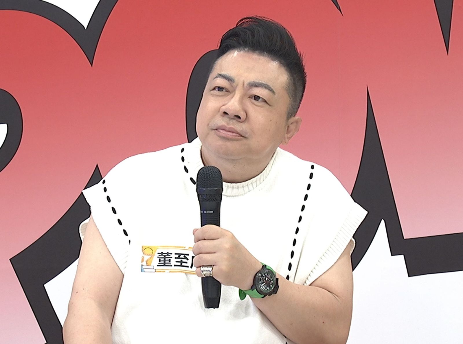 董至成主持搶話惹火他！胡瓜怒丟麥走人　撂狠話：要不要都給你講