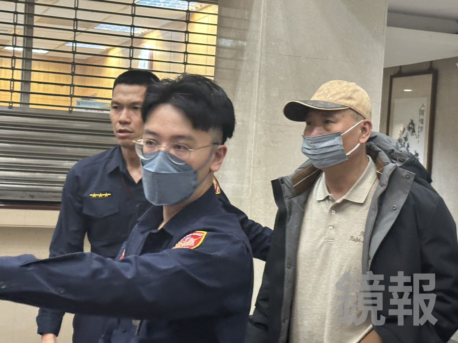 詐團把金條做成門擋走私出境　扯出四海幫幫主張存偉！500萬交保