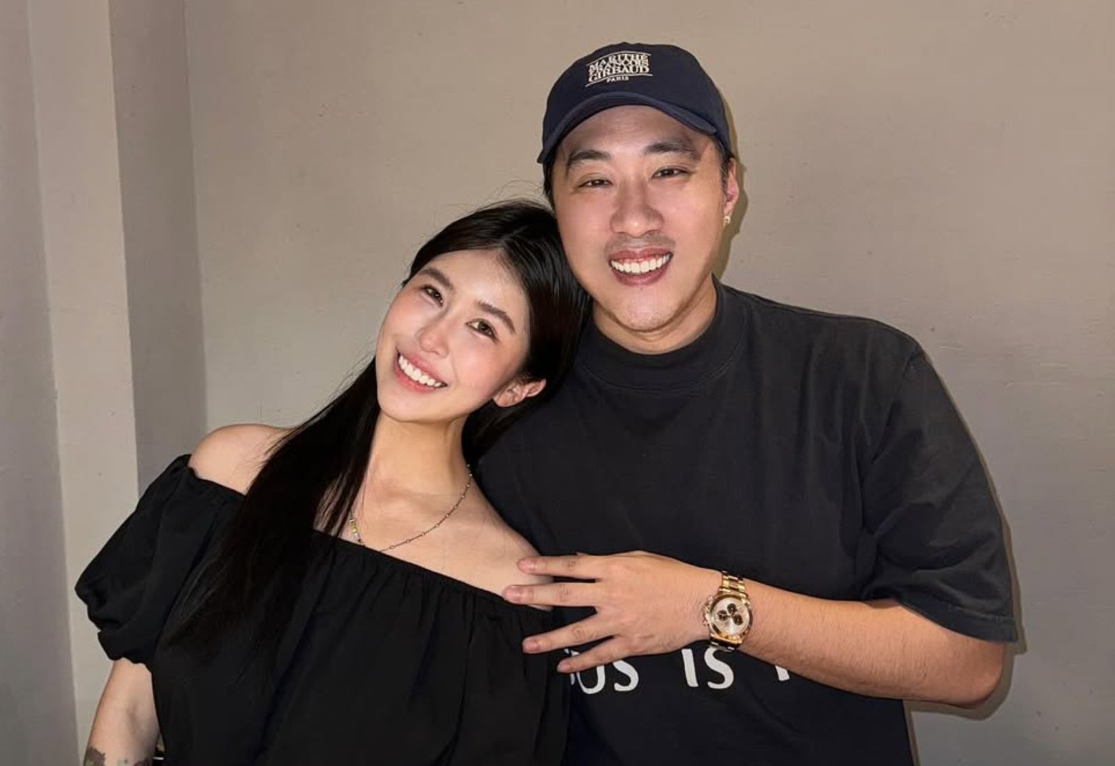 余祥銓1歲愛女遭門夾傷！「手指發紫流血」急送醫　最新狀況曝光