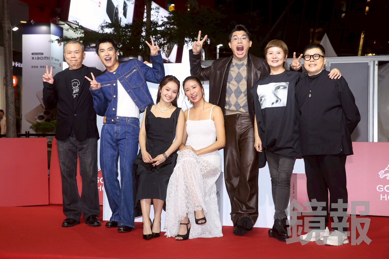 左起導演陳玉勳、演員曾敬驊、方郁婷、9m88、柯煒林、監製李烈、葉如芬出席《大濛》首映。李鍾泉攝