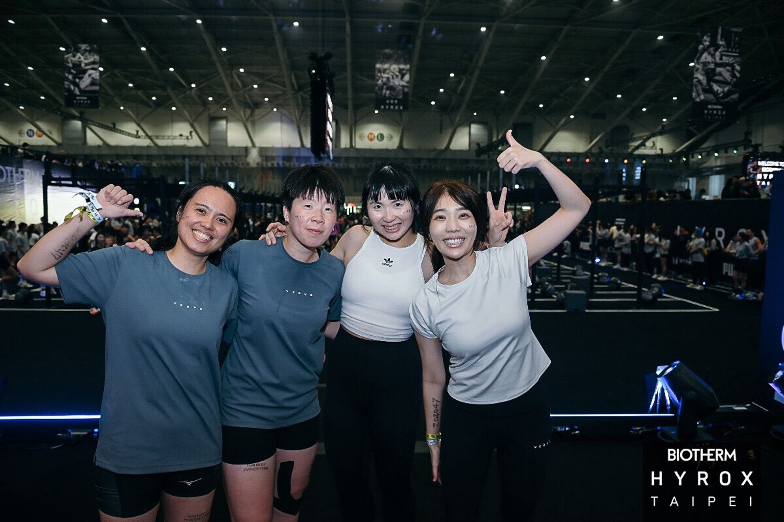 蔡家蓁與同學組隊參加HYROX。想不到音樂工作室提供