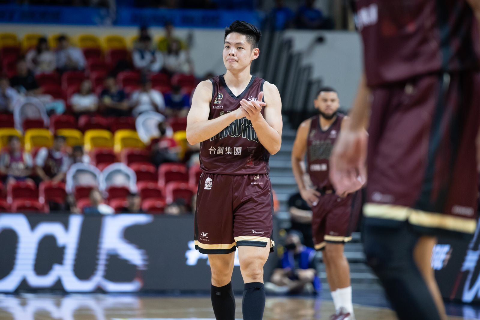 翟蒙遭驅逐仍贏球!台鋼獵鷹1分險勝富邦勇士 谷毛唯嘉關鍵罰球成英雄