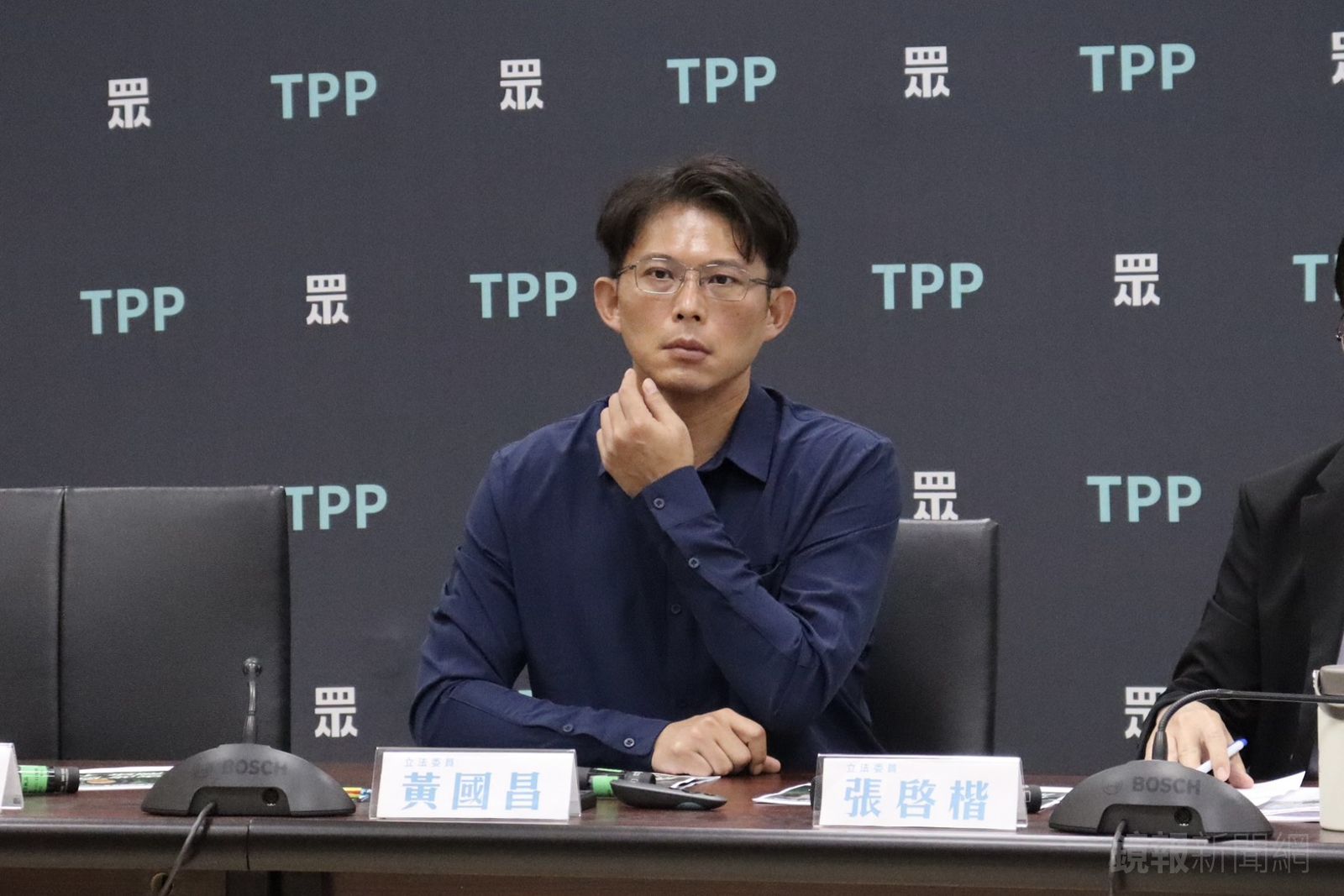 拿AI音檔質詢挨轟「腳尾飯2.0」　黃國昌：苗博雅沒當過律師不懂第一線