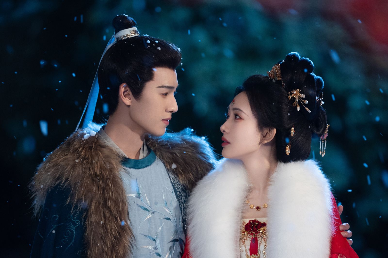 孟子義(右)與李昀銳在《尚公主》中有許多甜蜜互動。圖/Disney+