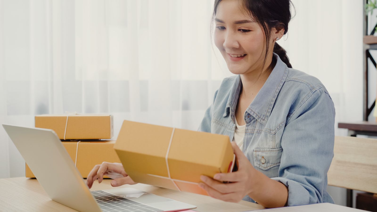 年輕女網購「保密發貨」遭海關出賣!29字品名曝光羞喊:好尷尬