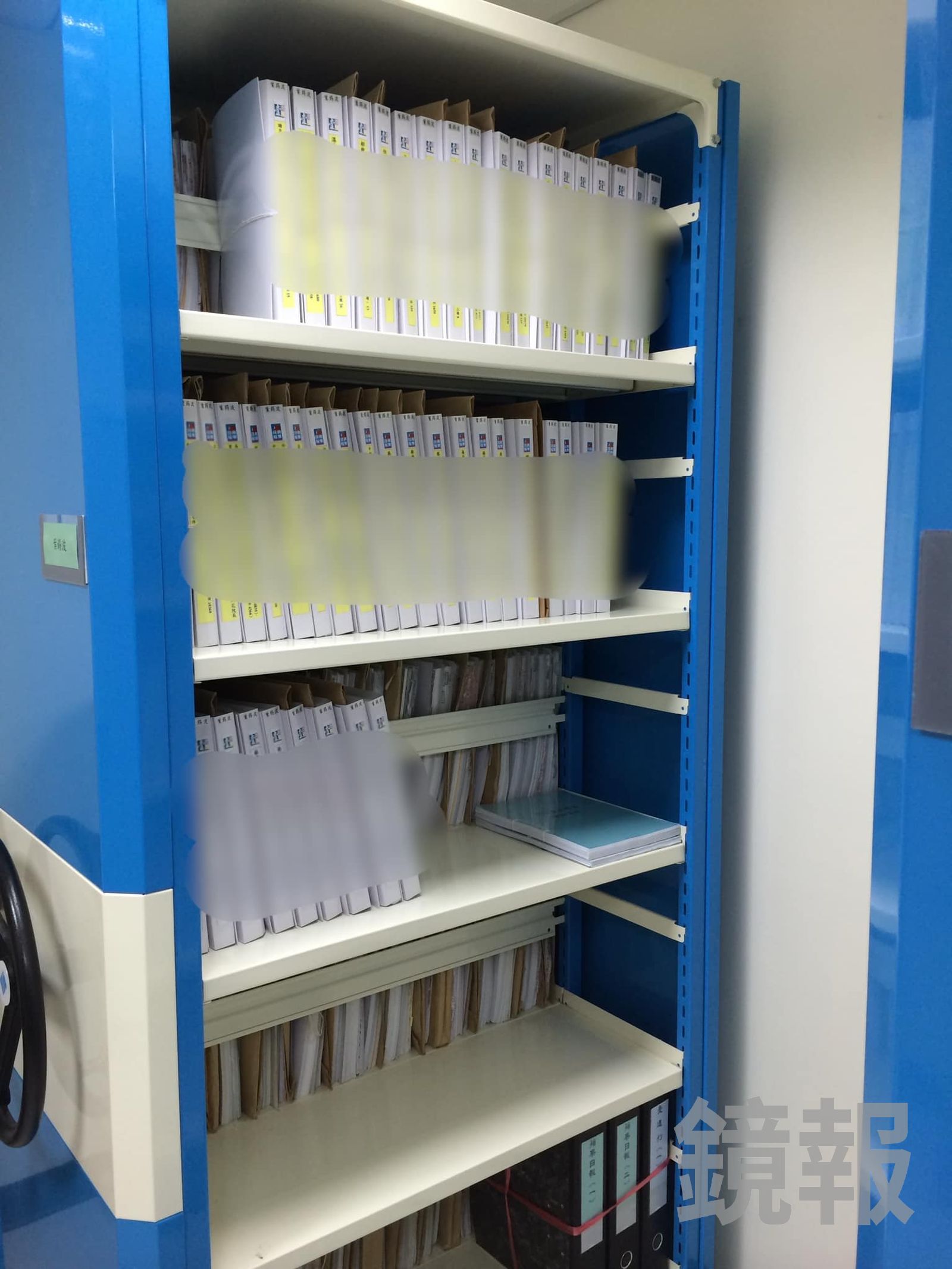 台灣壹傳媒的資料庫存放20年來大量的新聞採訪資料，外界憂心一旦遭港府接收，後果不堪設想。