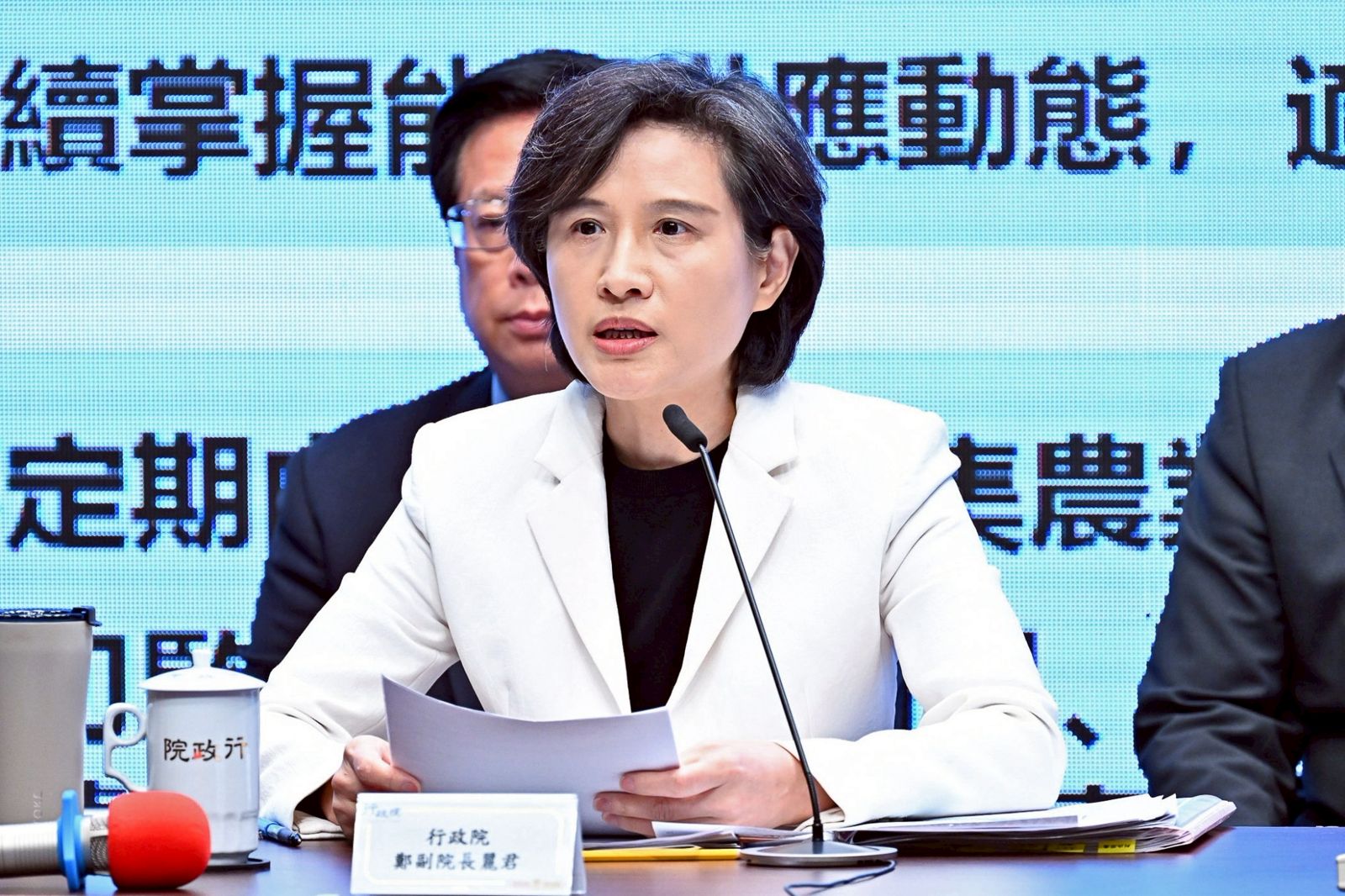 塑膠袋之亂有解？鄭麗君下令嚴查囤積哄抬物價　高檢署、公平會全出手